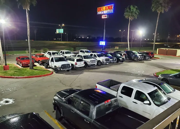 Deluxe Inn And Suites Raymondville