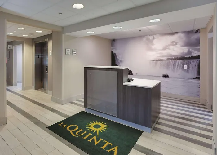La Quinta By Wyndham Batavia Hotel