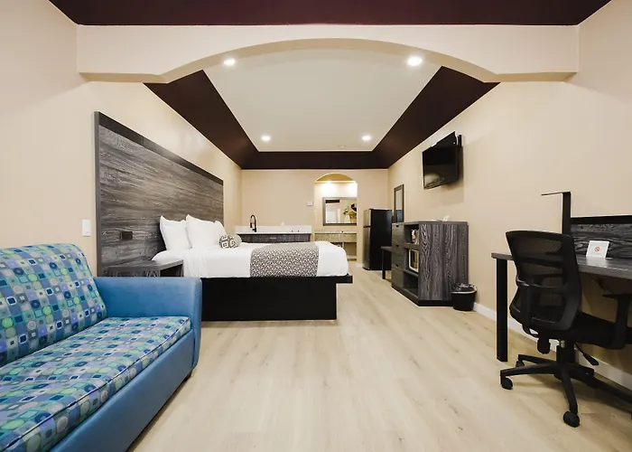 Sapphire Inn & Suites Channelview