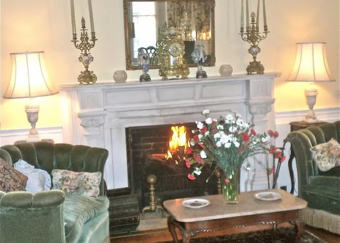 Whistler'S Inn Lenox