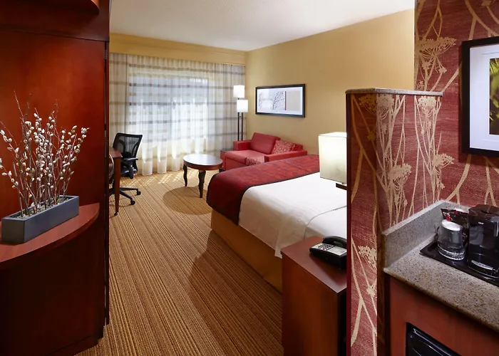 Courtyard By Marriott Pittsburgh West Homestead Waterfront