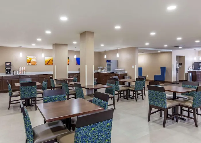 Comfort Inn & Suites Spring Lake - Fayetteville Near Fort Bragg