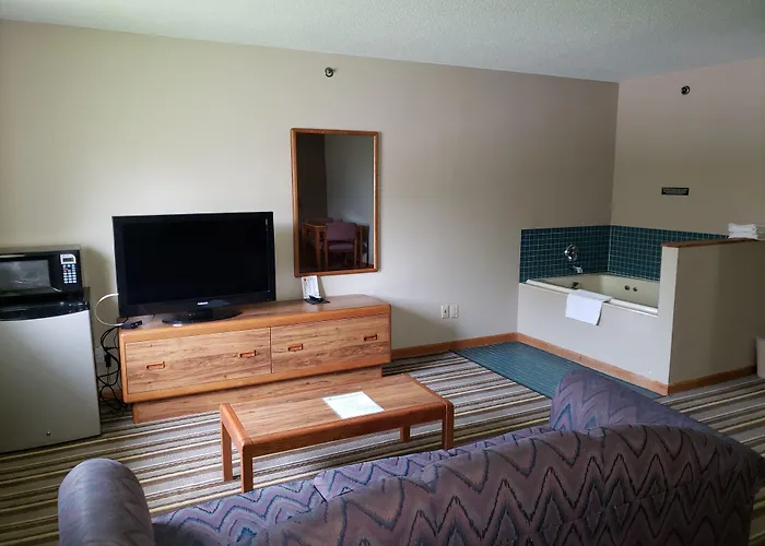 Super 8 By Wyndham Watseka Hotel