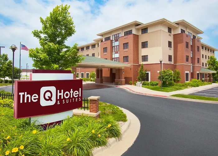 The Q Hotel & Suites Springfield