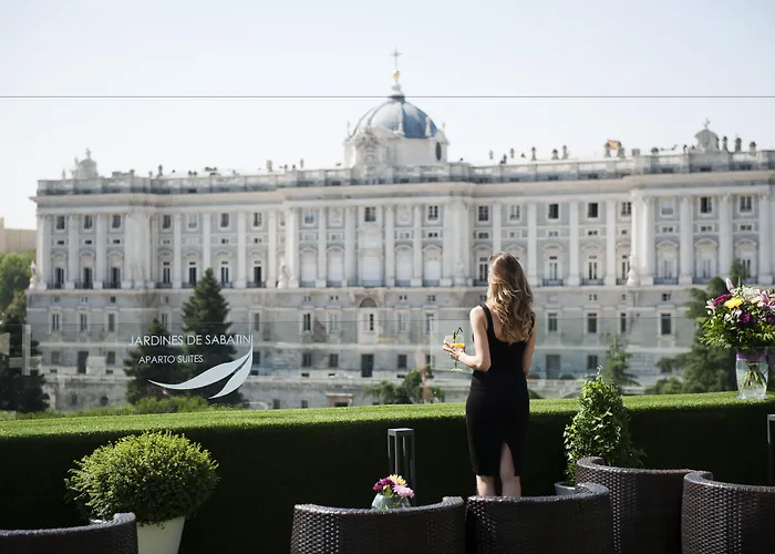 Apartosuites Jardines de Sabatini Madrid