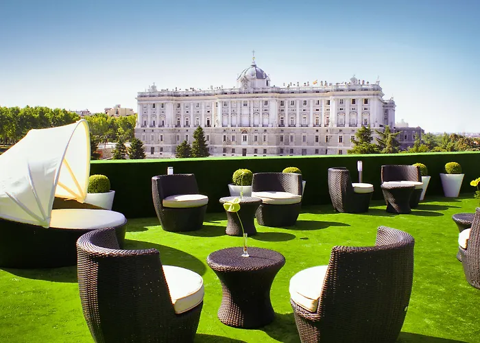 Apartosuites Jardines de Sabatini Madrid