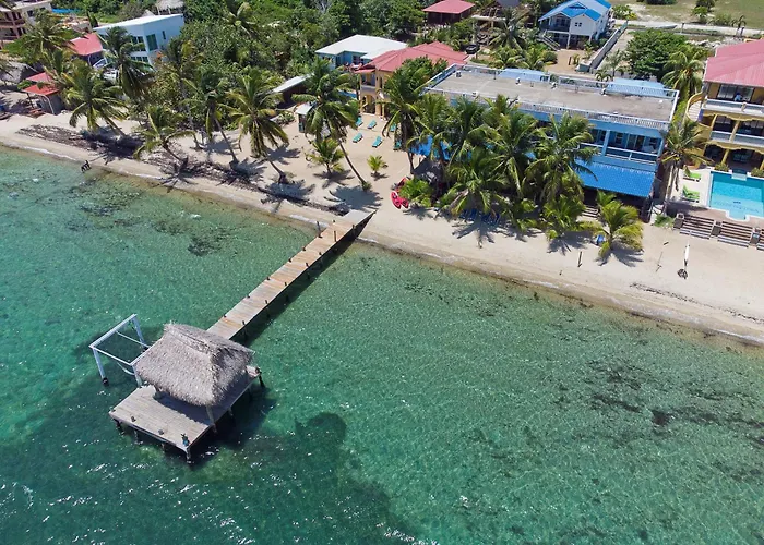 Parrot Cove Lodge Hopkins