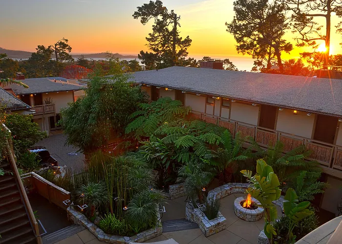 Hotel Tradewinds Carmel