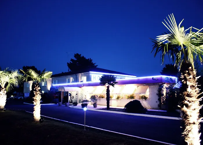 Logis Hotel Le Capricorne Marmande