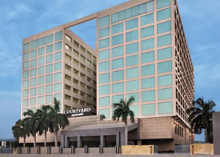 Courtyard By Marriott Chennai Hotel