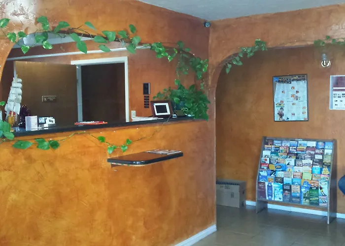 Carefree Inn Flatonia