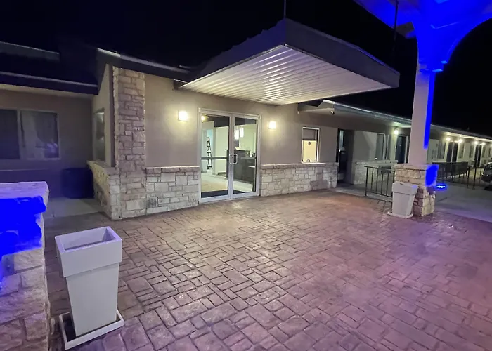 Inn Junction