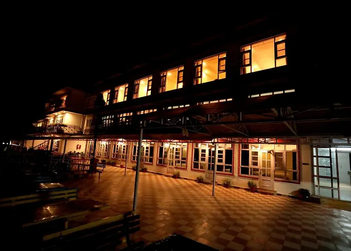 Calux Hill Queen At Mall Road With Parking - Formerly Amara Mussoorie