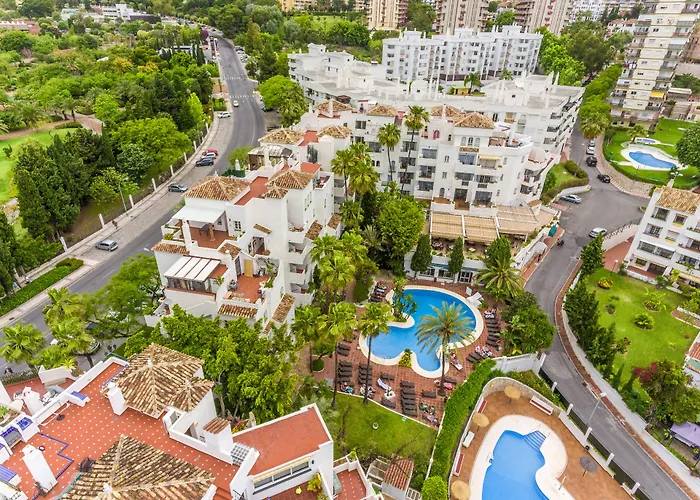 Royal Oasis Club At Pueblo Quinta Aparthotel Benalmadena