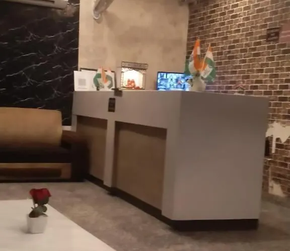 Hotel Crystal Inn Lucknow