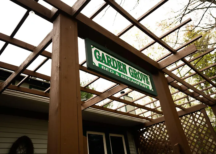 Garden Grove Inn Bed And Breakfast Union Pier