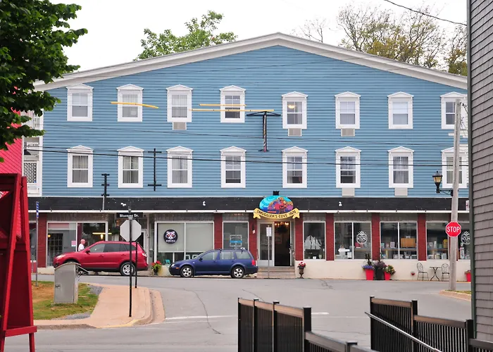 Smugglers Cove Inn Lunenburg