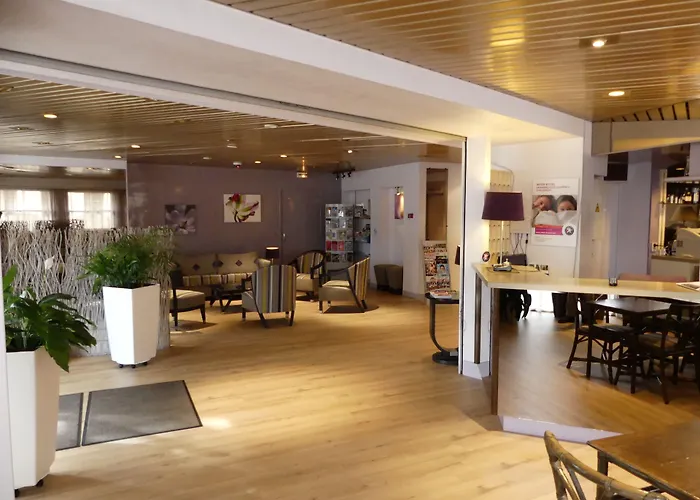 Hotel De L'Orme, Akena Evreux