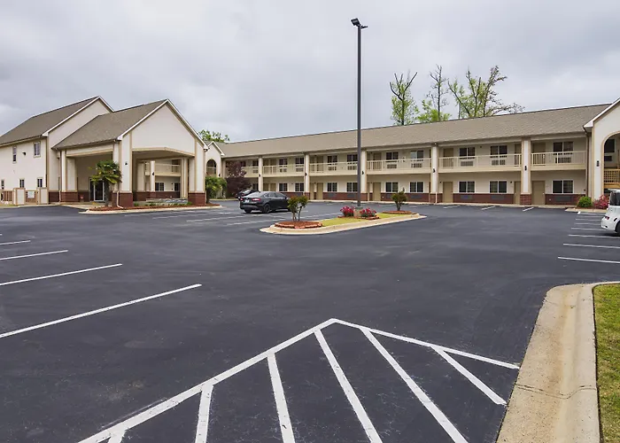Econo Lodge Inn & Suites Bryant