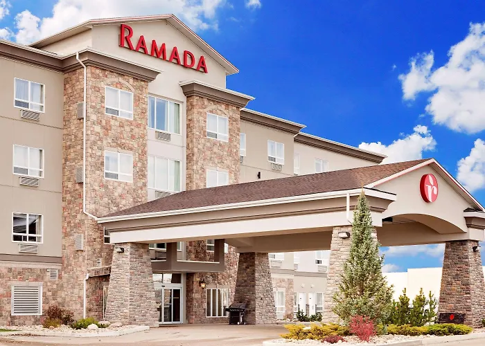 Ramada By Wyndham Stettler Hotel