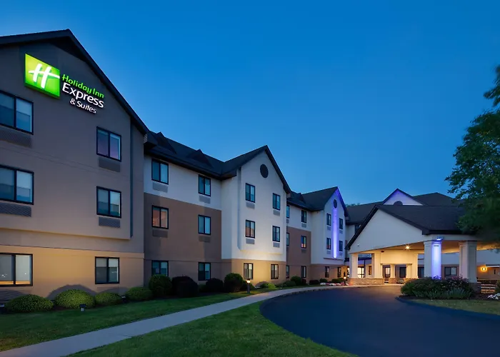 Holiday Inn Express & Suites Bradley Airport By Ihg Windsor Locks