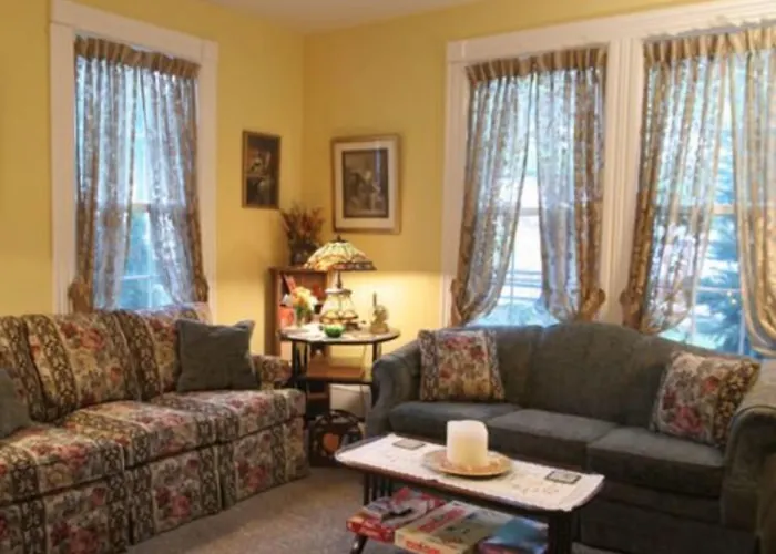Alpine Haus Bed & Breakfast Inn Vernon
