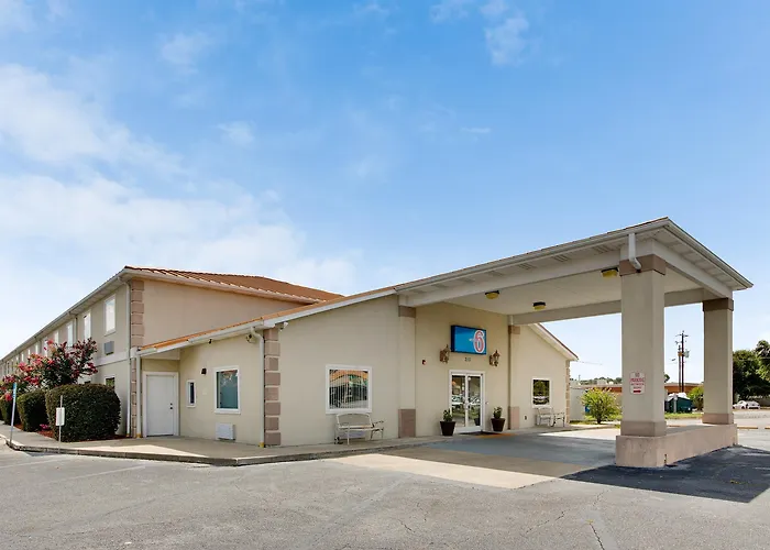 Motel 6-Hinesville, Ga
