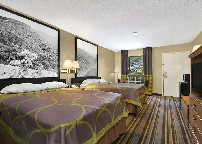 Super 8 By Wyndham Oxford Motel