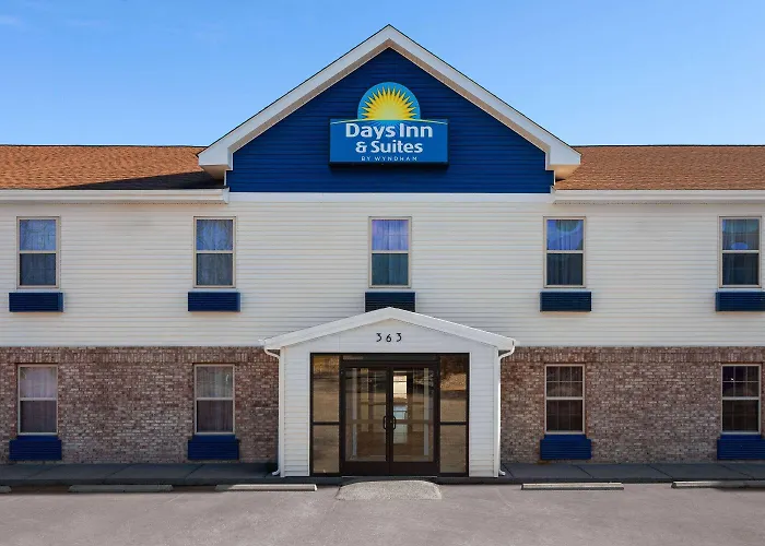 Days Inn & Suites By Wyndham Sellersburg