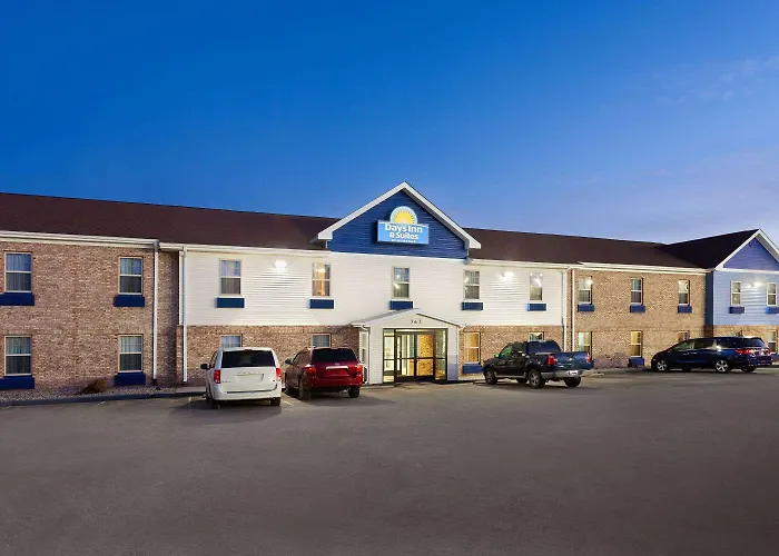 Days Inn & Suites By Wyndham Sellersburg