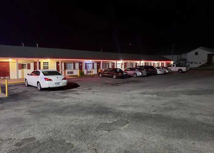 Super 7 Motel Sedalia