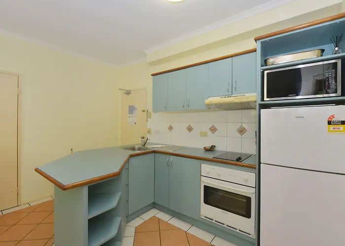 Seascape Holidays - Coral Apartments Port Douglas