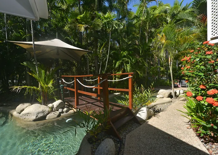 Seascape Holidays - Coral Apartments Port Douglas