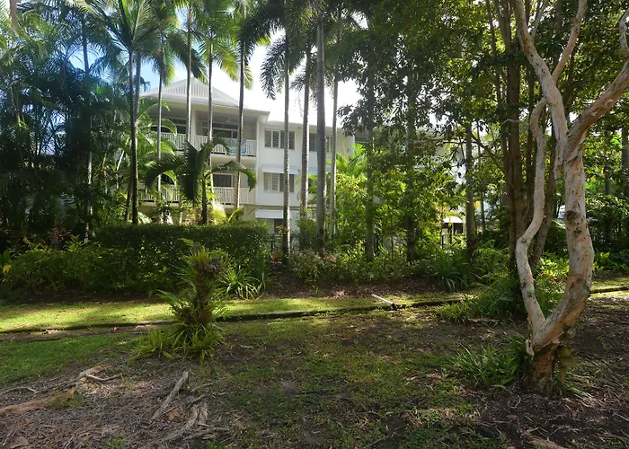 Seascape Holidays - Coral Apartments Port Douglas