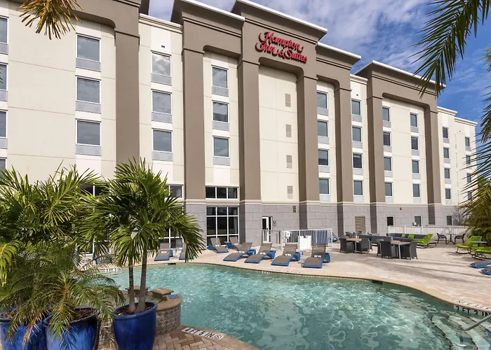 Hampton Inn & Suites Fort Myers-Colonial Boulevard