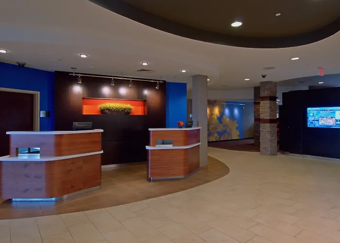 Courtyard By Marriott Madison West / Middleton Hotel