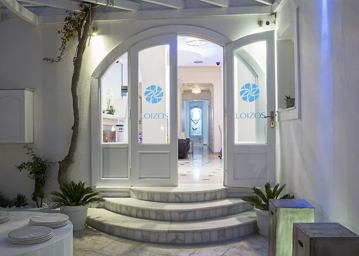 Loizos Stylish Residences Fira 