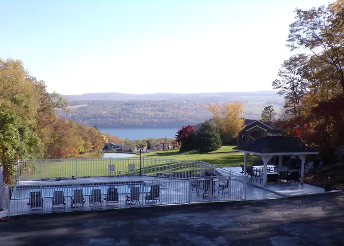 Longhouse Manor B&B Watkins Glen