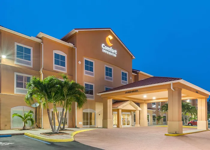 Comfort Inn & Suites Fort Myers Airport