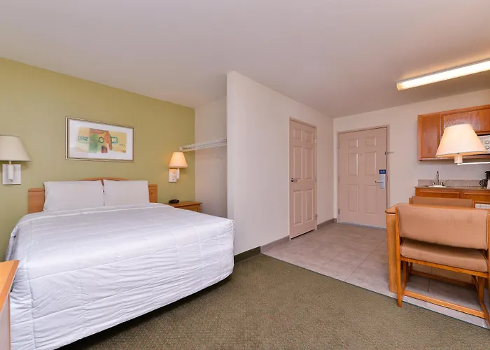 Americas Best Value Inn & Suites-Winnie