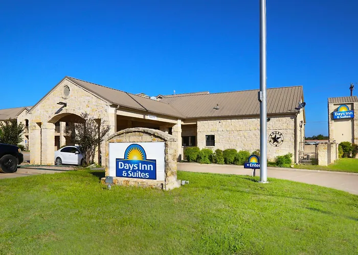 Days Inn & Suites By Wyndham Llano