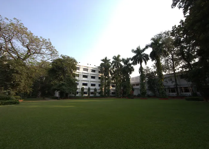 Hotel Clarks Varanasi Limited