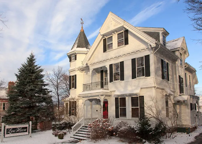 Lang House On Main Street Bed & Breakfast Burlington