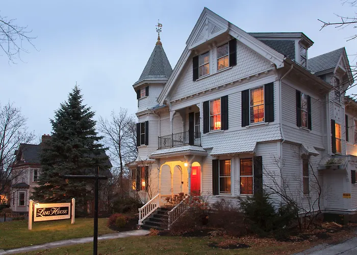 Lang House On Main Street Bed & Breakfast Burlington