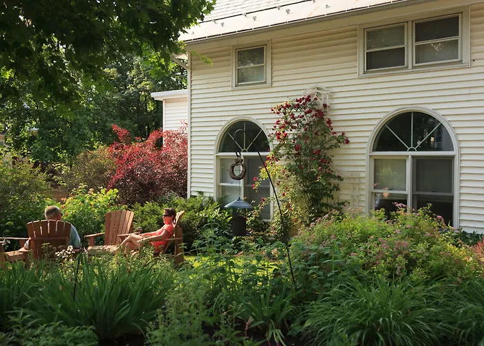 Lang House On Main Street Bed & Breakfast Burlington