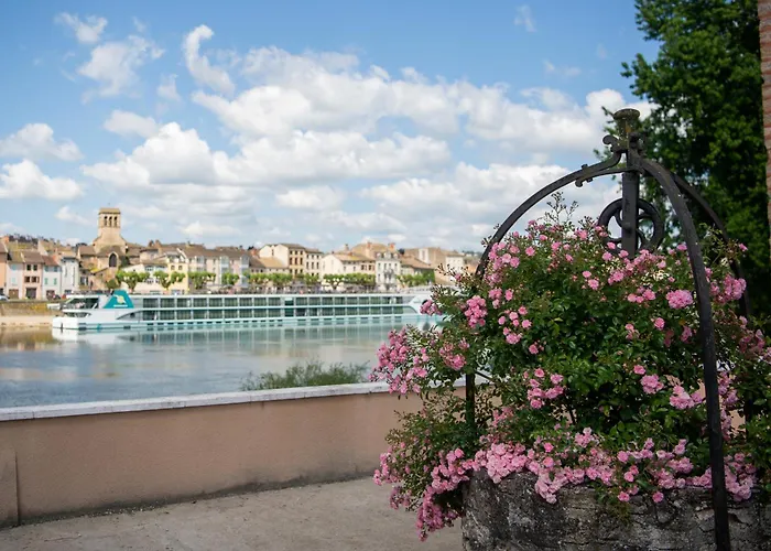 Hotel Domaine des jardins de la Saône à Tournus