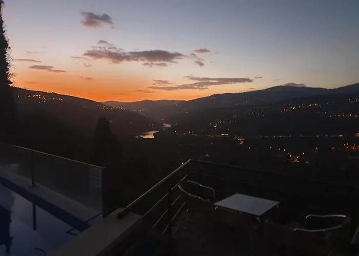 Golden Mirror Bed & Breakfast Lamego