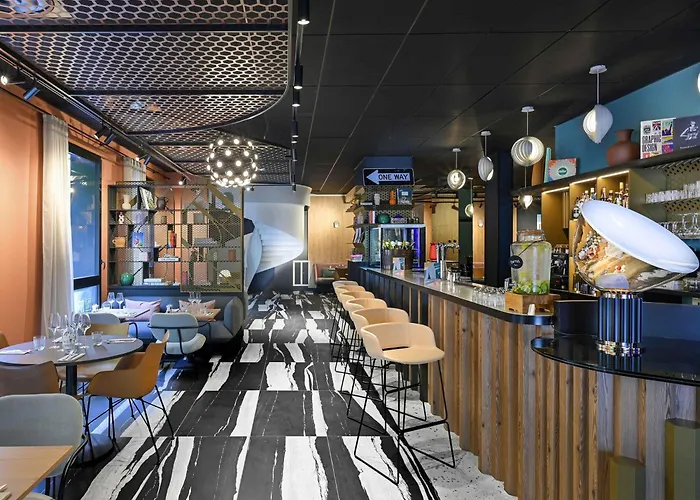 Hotel Tribe Paris La Defense Esplanade à Courbevoie
