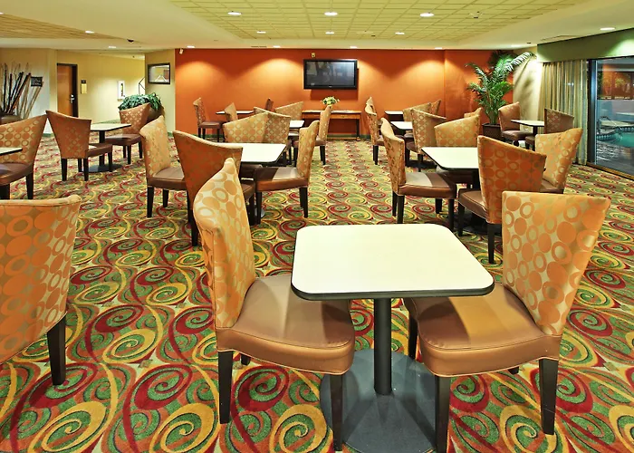 Country Inn & Suites By Radisson, Tyler University Area