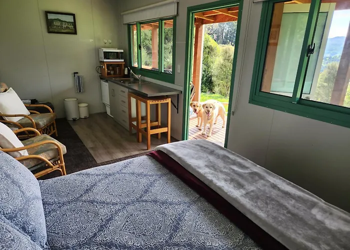 Glenwood Akaroa Bush Retreat - Kanuka Hut